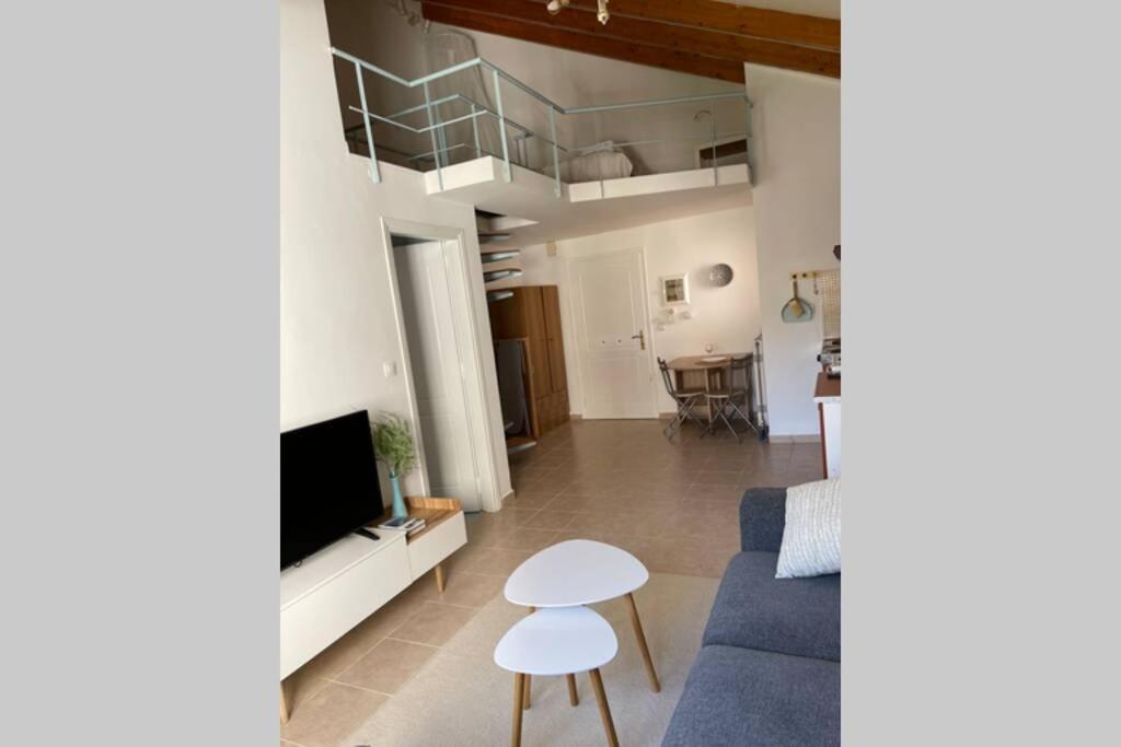 Attic Studio Stay 卡拉马塔 外观 照片
